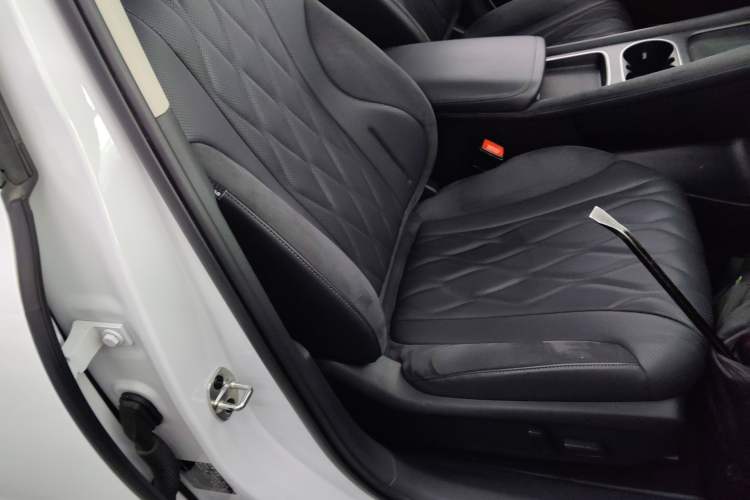 Used Roewe D7 2023 EV 510km Rear-Drive Flagship Edition
