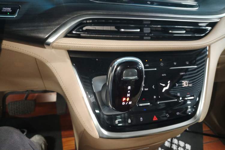 Used Buick GL8 2021 ES Landtrek 653T Luxury Model