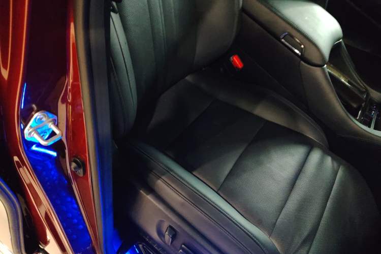 Used Toyota Vellfire 2021 Crown Dual-Engine 2.5L HV Prestige Edition
