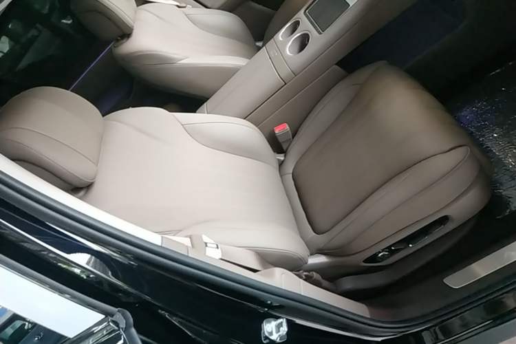 Used Hima AITO M7 2026 Model Range-Extending Max All-Wheel Drive 6-Seater Version
