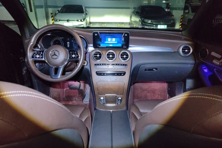 Used Mercedes-Benz GLC 2022 Second Facelift GLC 260 L 4MATIC Luxury Edition Interior 2