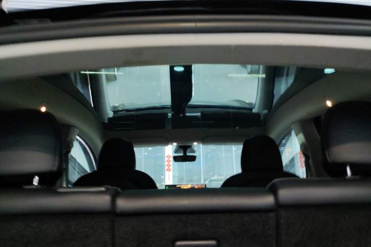 Used Tesla Model Y 2021 Long-Range All-Wheel-Drive Version