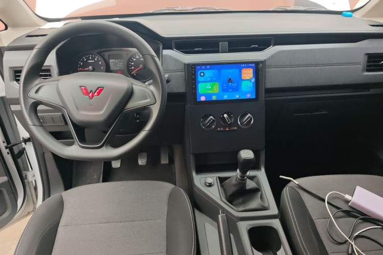 Used Wuling Hongguang PLUS 2020 1.5L Manual Standard Edition 5 Seats