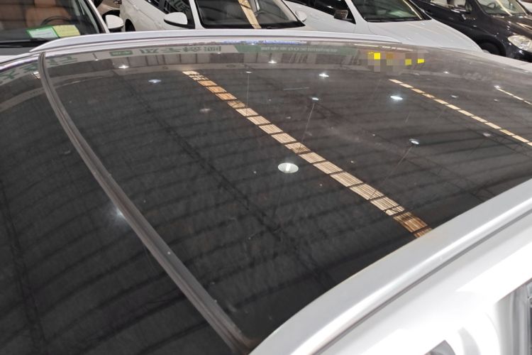 Used Wey VV5 2020 1.5T Two-Wheel Drive Color Pioneer Roof