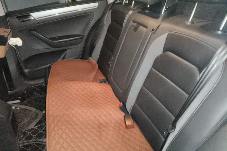 Used Volkswagen Bora 2015 Value Edition 1.6L Automatic Comfort Version