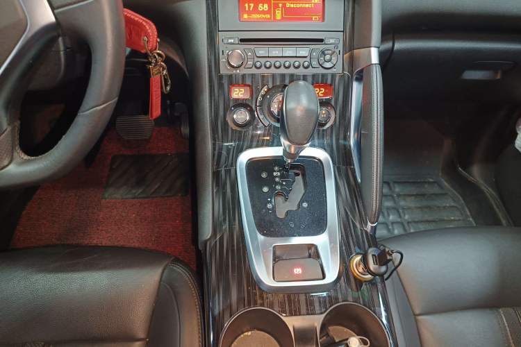 Used Peugeot 3008 2015 2.0L Automatic Trend Edition
