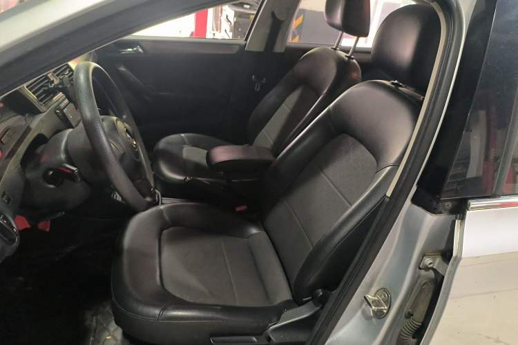 Used Volkswagen Santana 2015 1.6L Manual Comfort Edition Left Front Seat