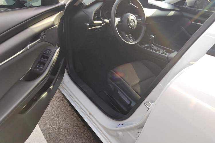 Used Mazda 3 Axela 2021 2.0L Automatic Zhiqing Edition
