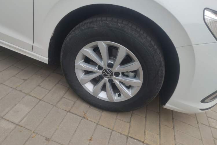 Used Volkswagen Bora 2024 200TSI Manual Comfort Edition Right Front Wheel Hub