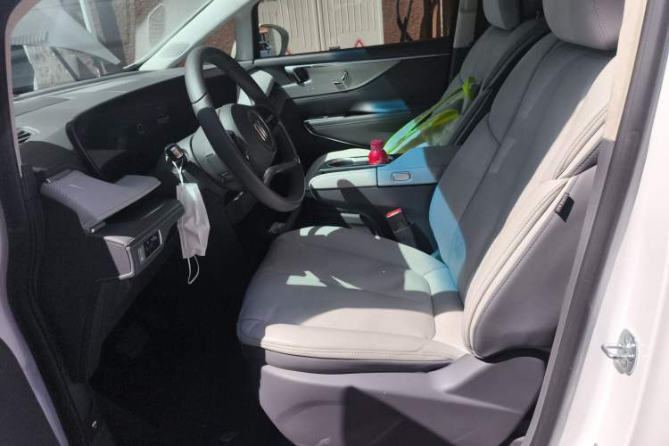 Used Buick GL8 2025 Lu Zun First Edition Left Front Seat