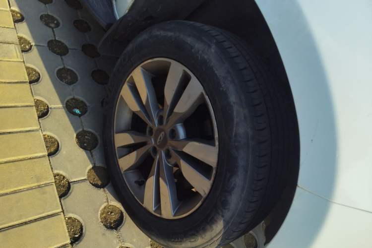 Used Chery Tiggo 3 2016 1.6L Manual ZhiShang Edition Right Front Wheel Hub