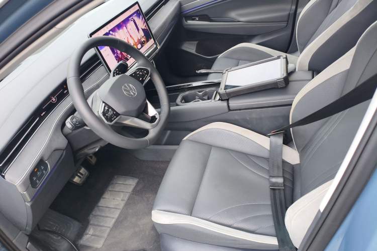 Used Volkswagen ID.7 VIZZION 2024 PRO Model Left Front Seat