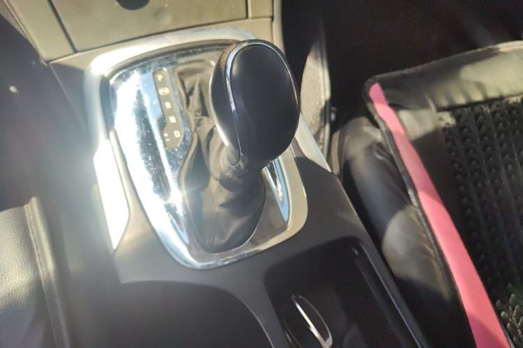 Used Buick Regal 2013 1.6T Automatic Elite Sport Edition Gear Lever