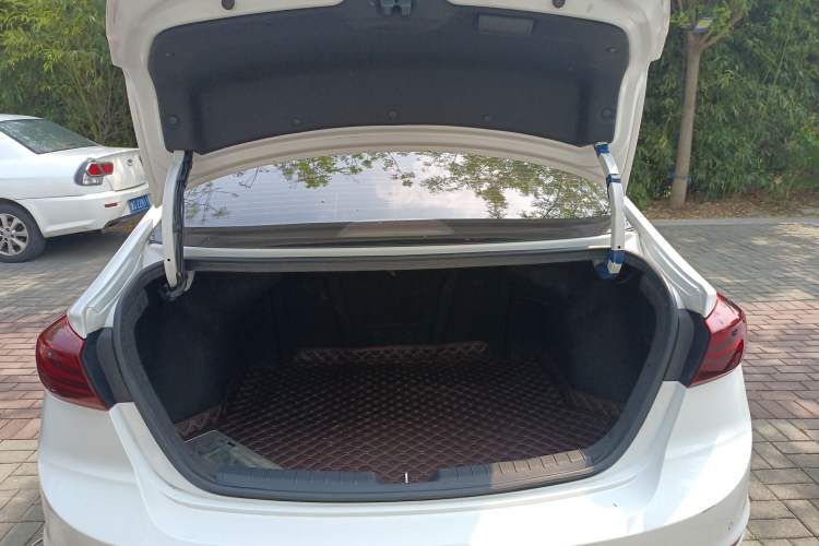 Used Hyundai Elantra (6th Generation / Lingdong) 2016 1.6L Automatic ZhiXuan – Elite Version