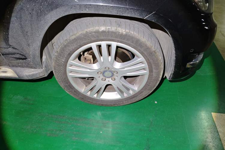 Used Mercedes-Benz GLK-Class 2014 GLK 260 4MATIC Dynamic Model Right Front Wheel Hub