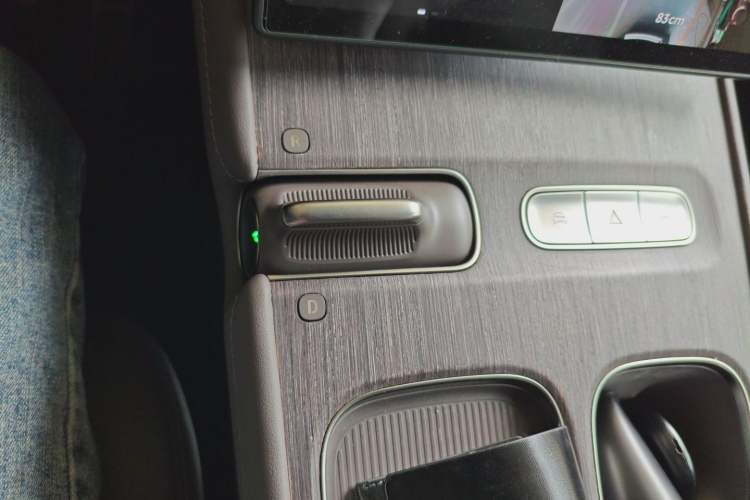 Used Nio ES7 2022 75 kWh Gear Lever