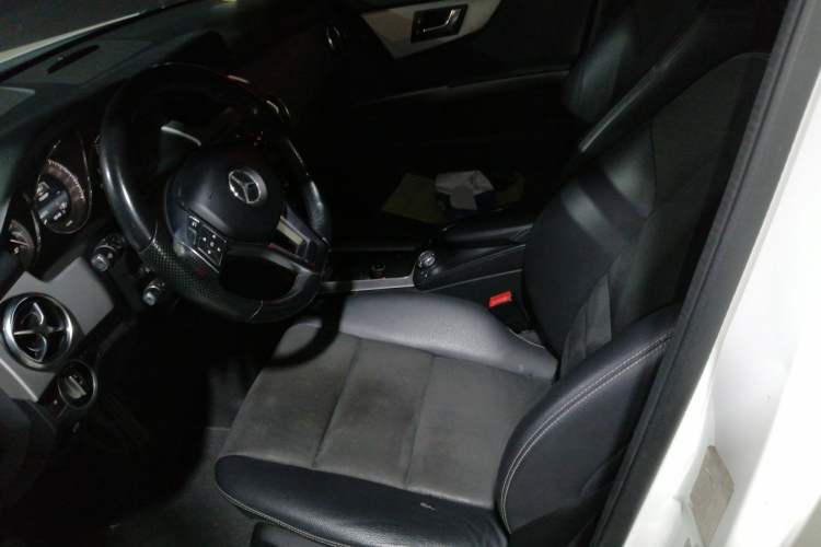 Used Mercedes-Benz GLK-Class 2015 GLK 260 4MATIC Dynamic Edition Ultimate Version
