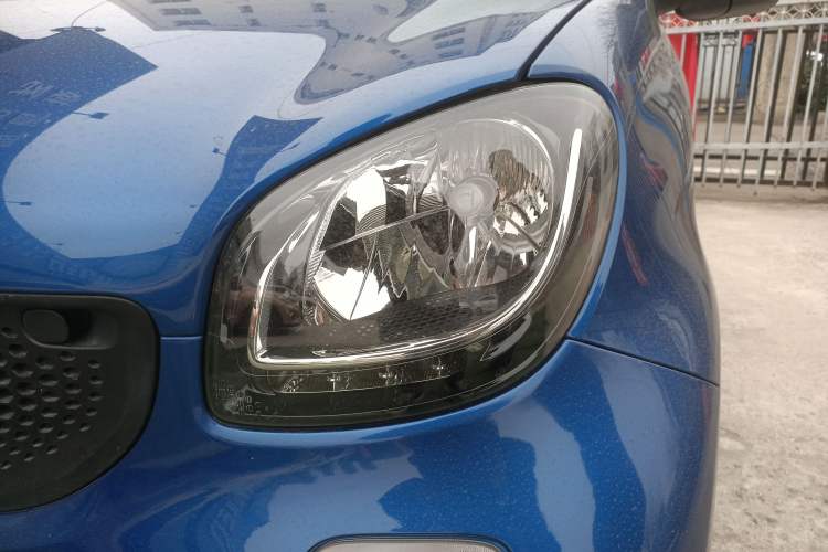 Used smart fortwo 2015 1.0L 52 kW hardtop Dynamic version