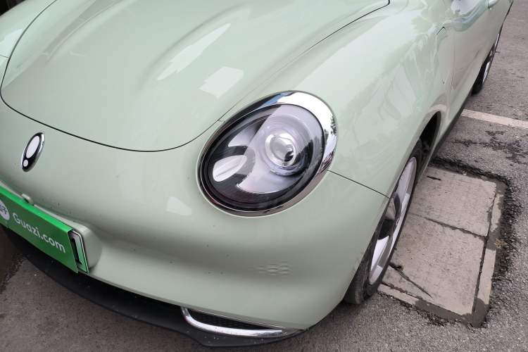 Used ORA Good Cat 2022 Morandi Edition 400km Standard Range Premium Version Lithium-Ion Battery
