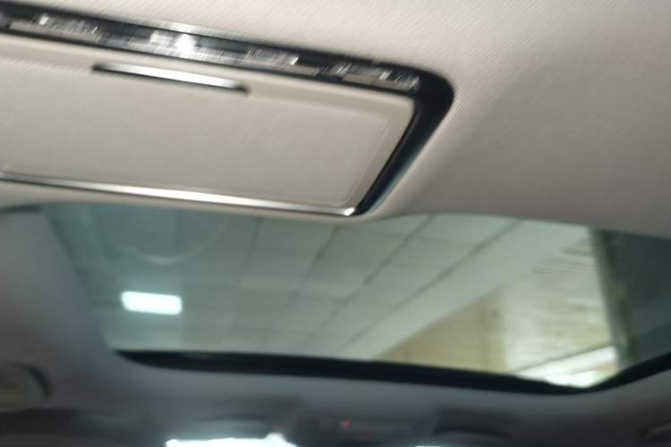 Used Mercedes-Benz E-Class New Energy 2022 Facelift E 350 e L Plug-in Hybrid Sedan Headliner