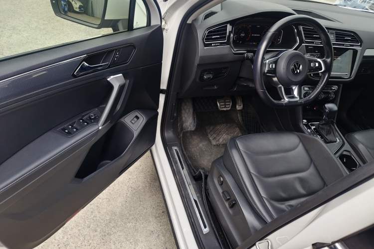 Used Volkswagen Tiguan L 2021 330TSI Automatic Two-Wheel Drive R-Line Enhanced Edition
