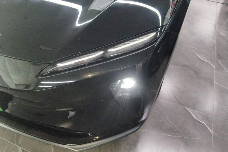 Used Nio ET5 2022 75 kWh Left Front Headlight