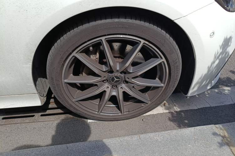 Used Mercedes-Benz E-Class 2023 E 260 4MATIC Coupe Right Front Wheel Hub