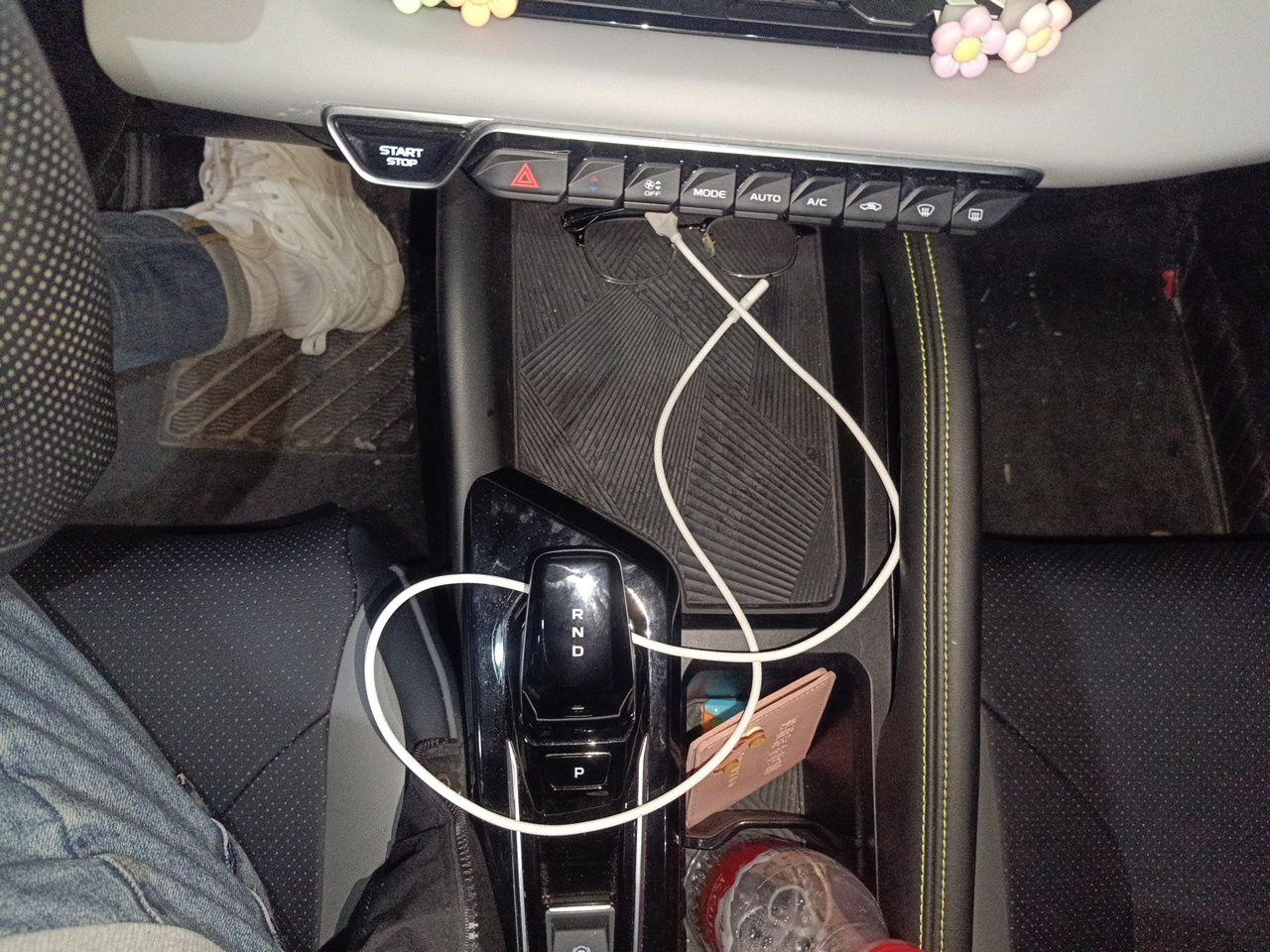 Geely Auto Coolray 2022 Bin Yue COOL 1.5TD DCT Ignite Edition — снимка 14