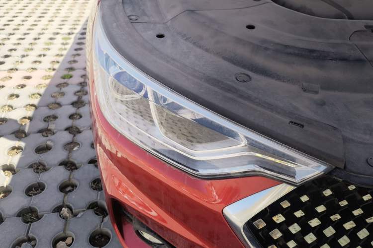 Used Baojun RC-6 2019 1.5T Manual 24-Hour Online Luxury Version Right Front Headlight