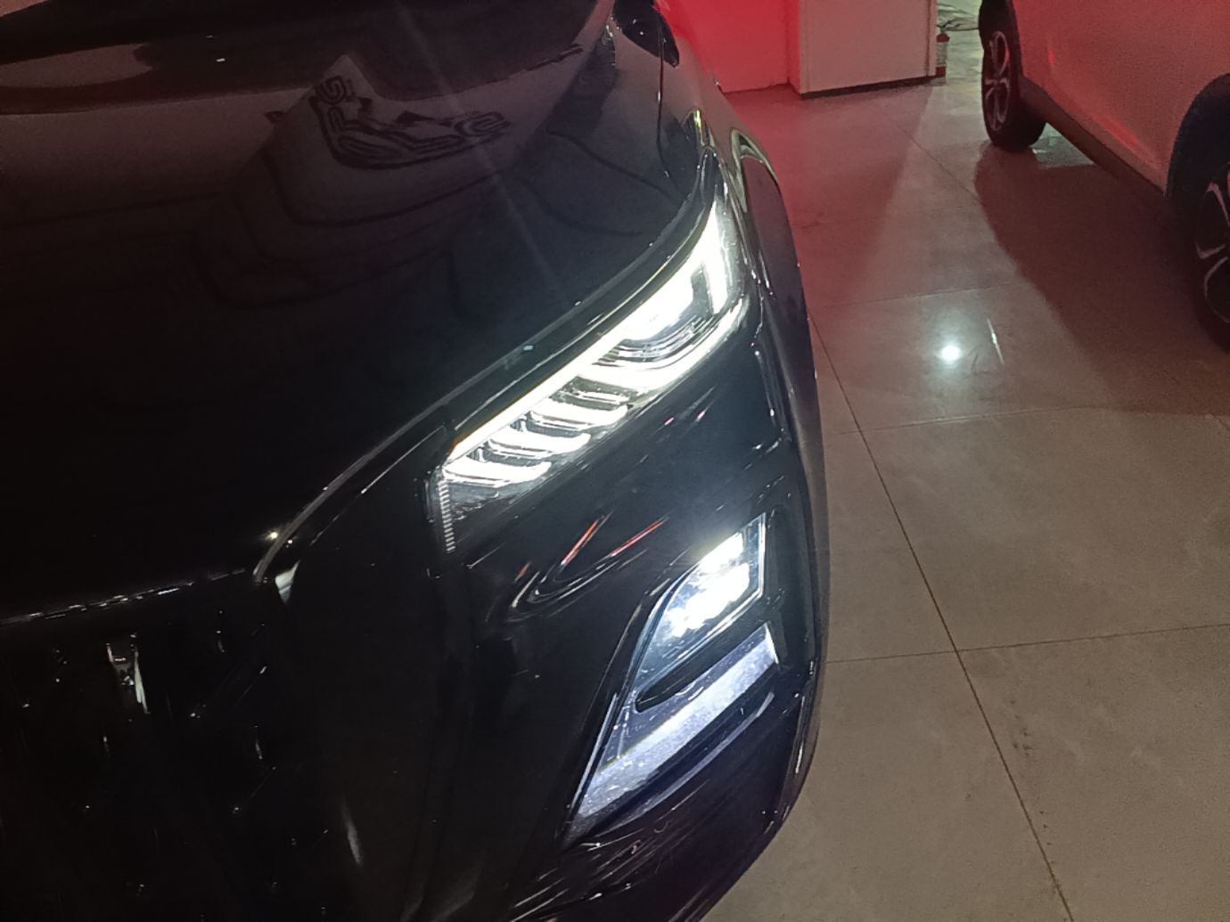Hongqi HS5 2025 2.0T Two-Wheel-Drive Xuan Ying Edition — снимка 8