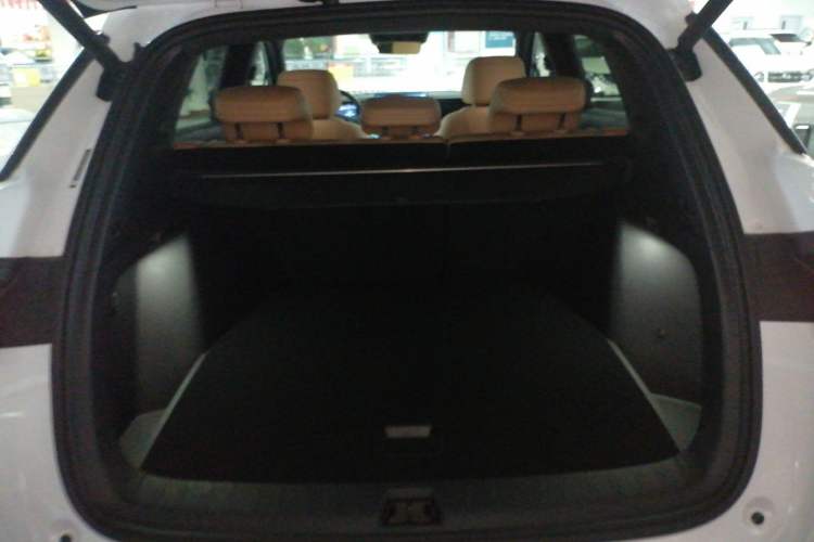 Used BYD Song L DM-i 2024 112 km Beyond Edition
