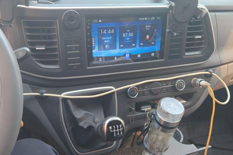 Used SAIC MAXUS Xintu V80 2021 2.0T PLUS Manual Aoyuntong Short Wheelbase Mid-Roof 5/6-Seater
