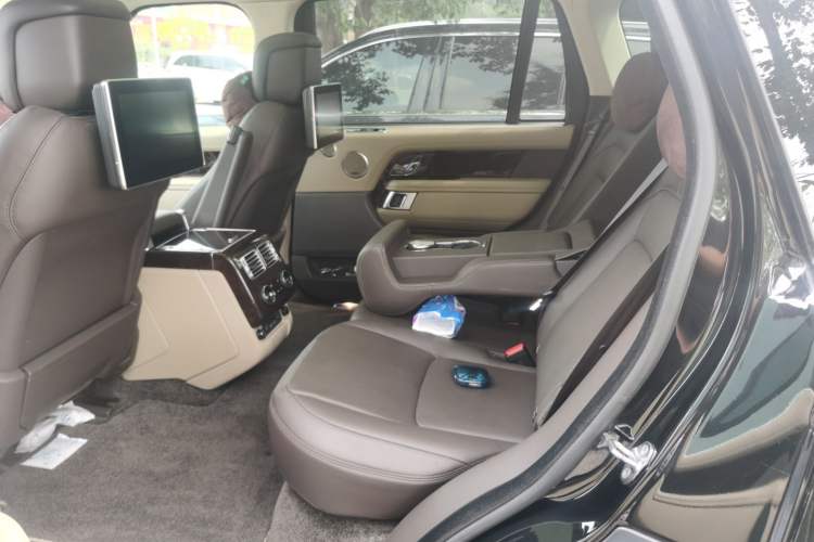 Used Land Rover Range 2021 3.0 L6 Century Extended Classic Edition