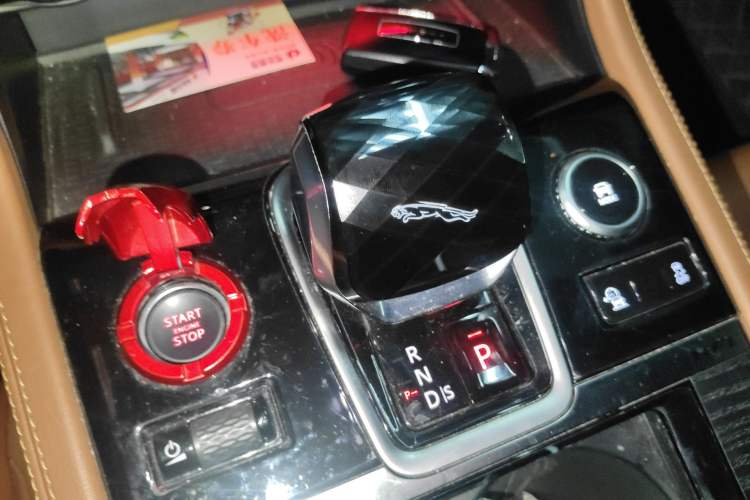 Used Jaguar XFL 2021 XFL 2.0T P250 Two-Wheel-Drive Elite Sport Edition Gear Lever