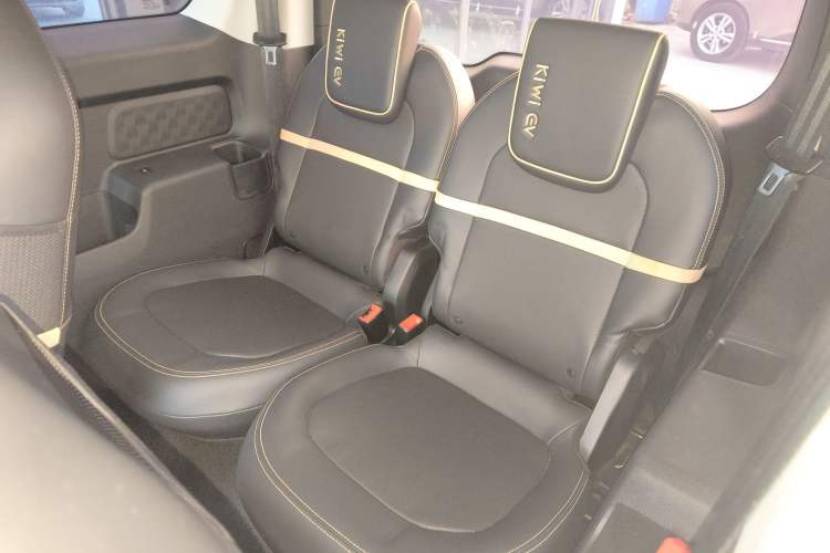 Used Baojun KiWi EV 2022 Designer Lite Edition Ternary Lithium Interior 4