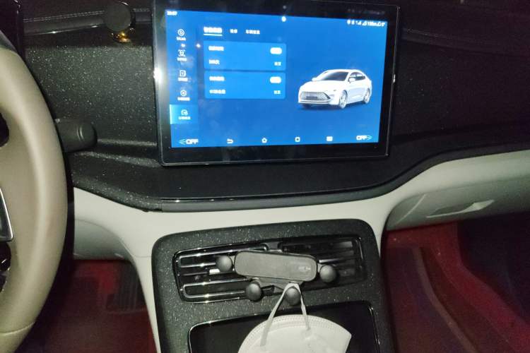 Used BYD Qin PLUS 2024 HONOR Edition DM-i 55KM Leading Model Audio And AC Panel