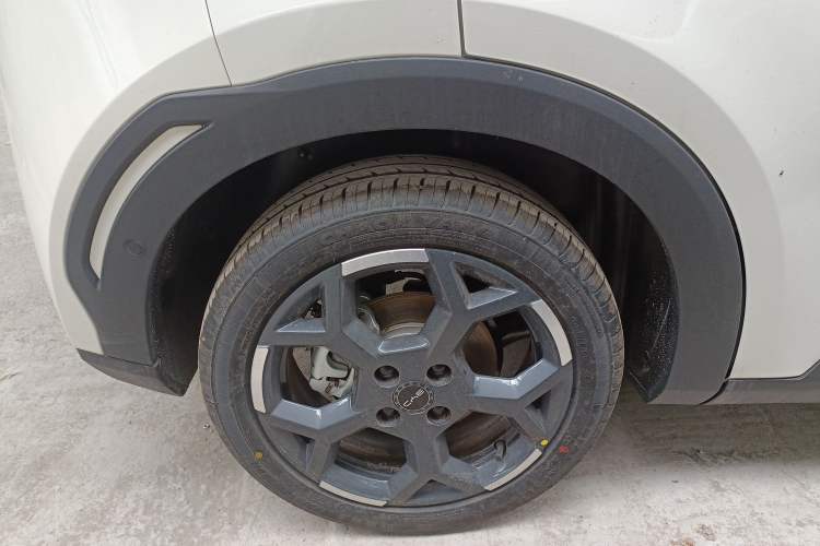 Used BYD Seagull 2025 Smart Drive Version 305 km Freedom Edition Right Rear Wheel Hub