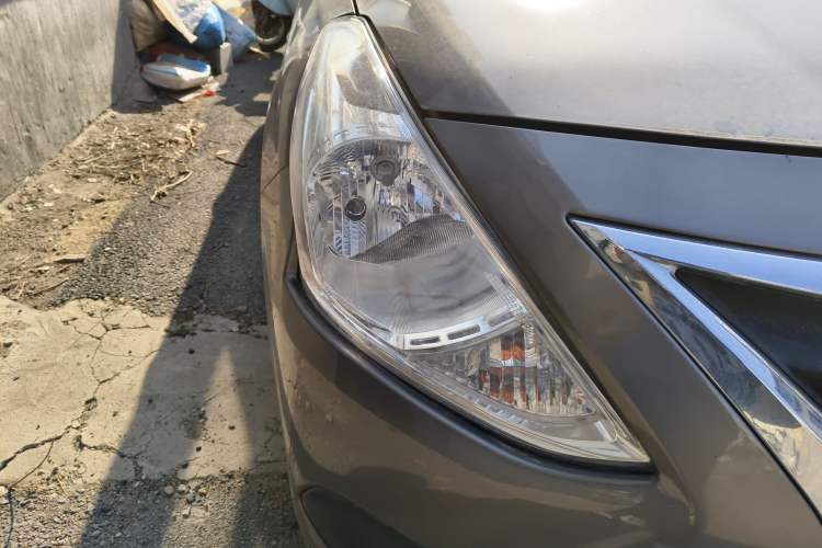 Used Nissan Sunny 2015 1.5XE CVT Comfort Edition Right Front Headlight