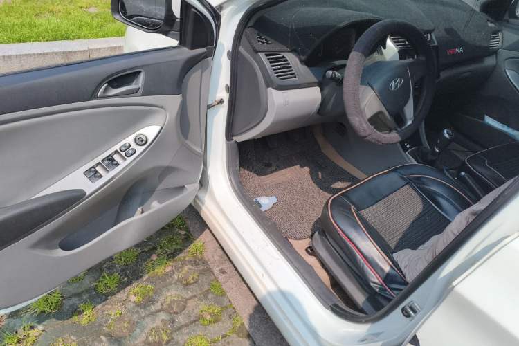 Used Hyundai Verna (older generation) 2014 1.4L Manual Smart GLS Trim
