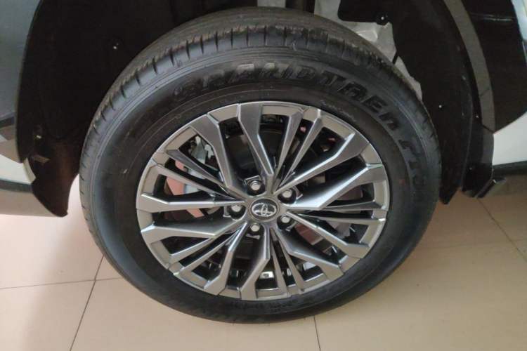 Used Toyota Wildlander 2024 Dual-Motor 2.5L E-CVT Two-Wheel Drive Luxury PLUS Edition Right Rear Wheel Hub