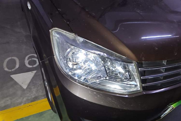 Used Dongfeng Fengon 330 2014 1.5L Manual Utility Version DK15 Right Front Headlight