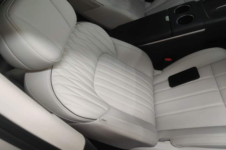 Used VOYAH Dream 2025 PHEV Four-Wheel-Drive Flagship Version – Qiankun Edition