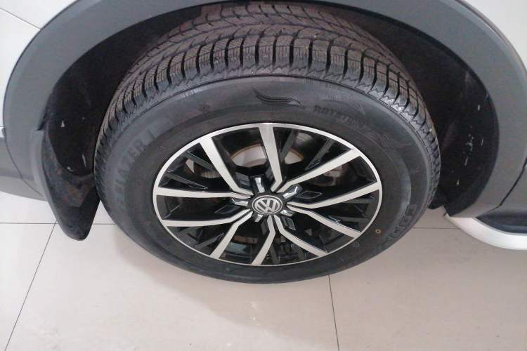 Used Volkswagen Tiguan L 2018 330TSI Automatic Two-Wheel Drive Luxury Edition