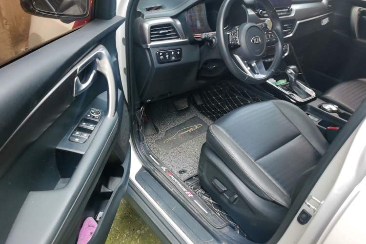 Used Kia Sportage R 2018 2.0L Automatic Smart Luxury Version China V Standard Driver Seat