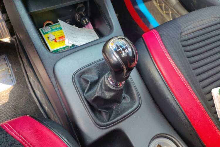 Used Kia K3 2013 1.6L Manual GLS Gear Lever