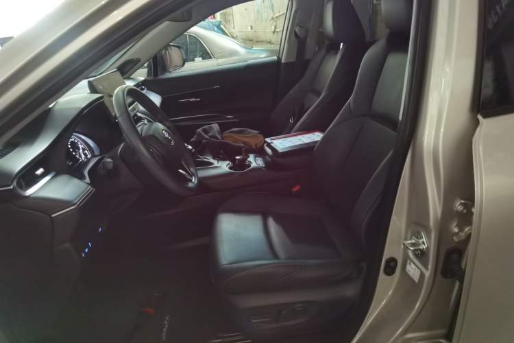 Used Toyota Venza 2022 2.0L CVT Two-Wheel Drive Prestige Edition