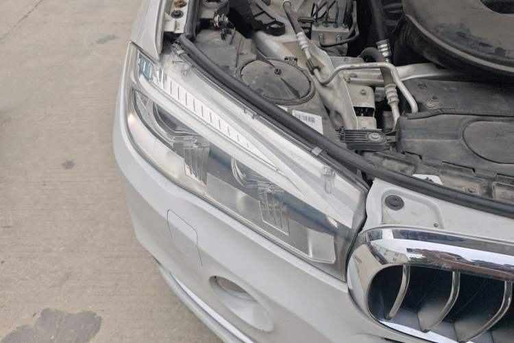 Used BMW X5 2018 xDrive28i Right Front Headlight