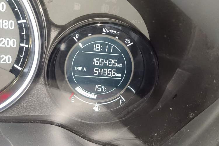 Used Honda XR-V 2015 1.5L LXi CVT Classic Edition Odometer Close Up