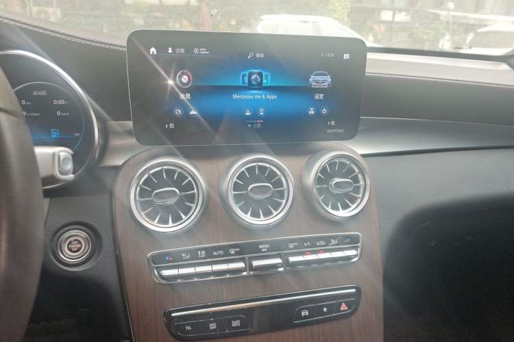 Used Mercedes-Benz GLC 2020 Facelift GLC 300 L 4MATIC Dynamic Edition
