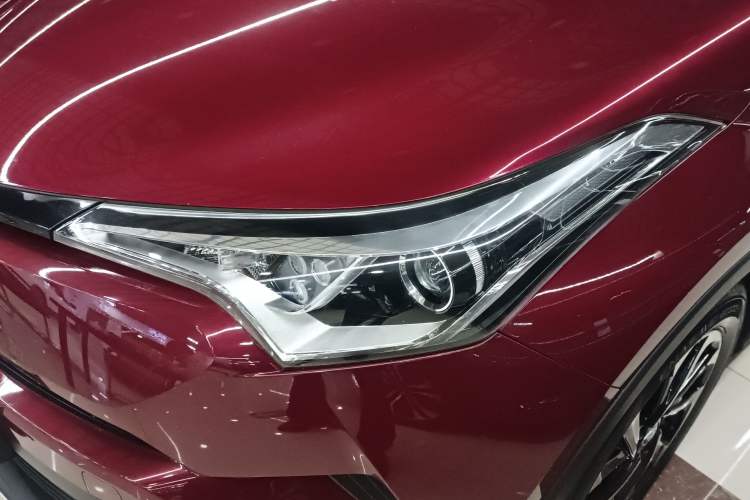 Used Toyota IZOA 2018 2.0L Yichi Version China VI Standard
